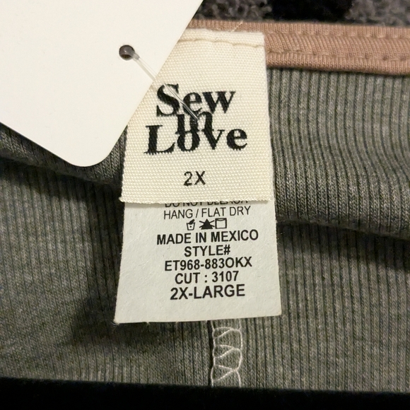 Sew In Love Women's Camo Print Long Sleeve Top Plus Size 2X - Picture 3 of 4